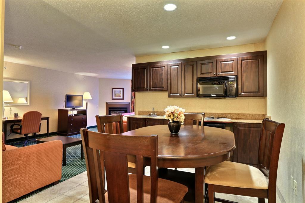 Comfort Suites Canton - Detroit Luaran gambar