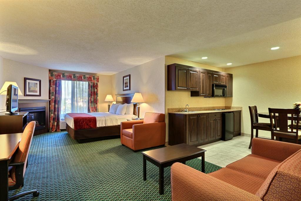 Comfort Suites Canton - Detroit Luaran gambar